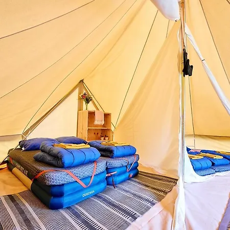 Tipi Tent Op Een Rustieke Camping