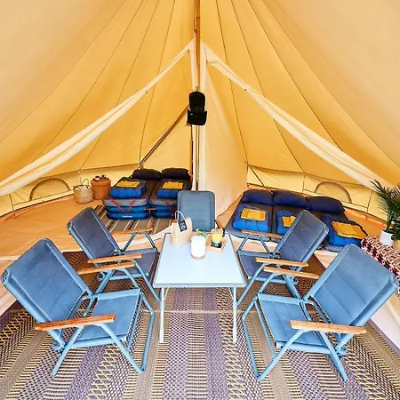 Tipi Tent Op Een Rustieke Camping Luksusowy namiot Larochette