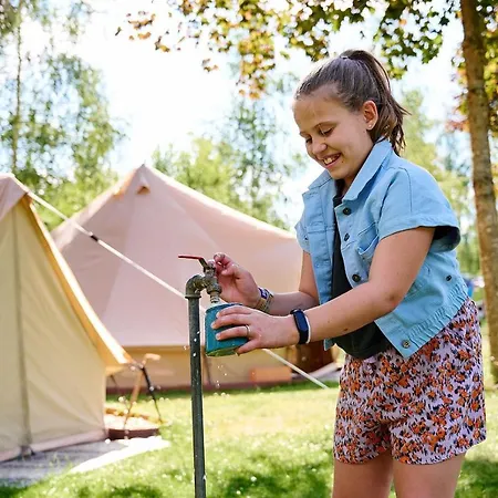 Luksusowy namiot Tipi Tent Op Een Rustieke Camping *